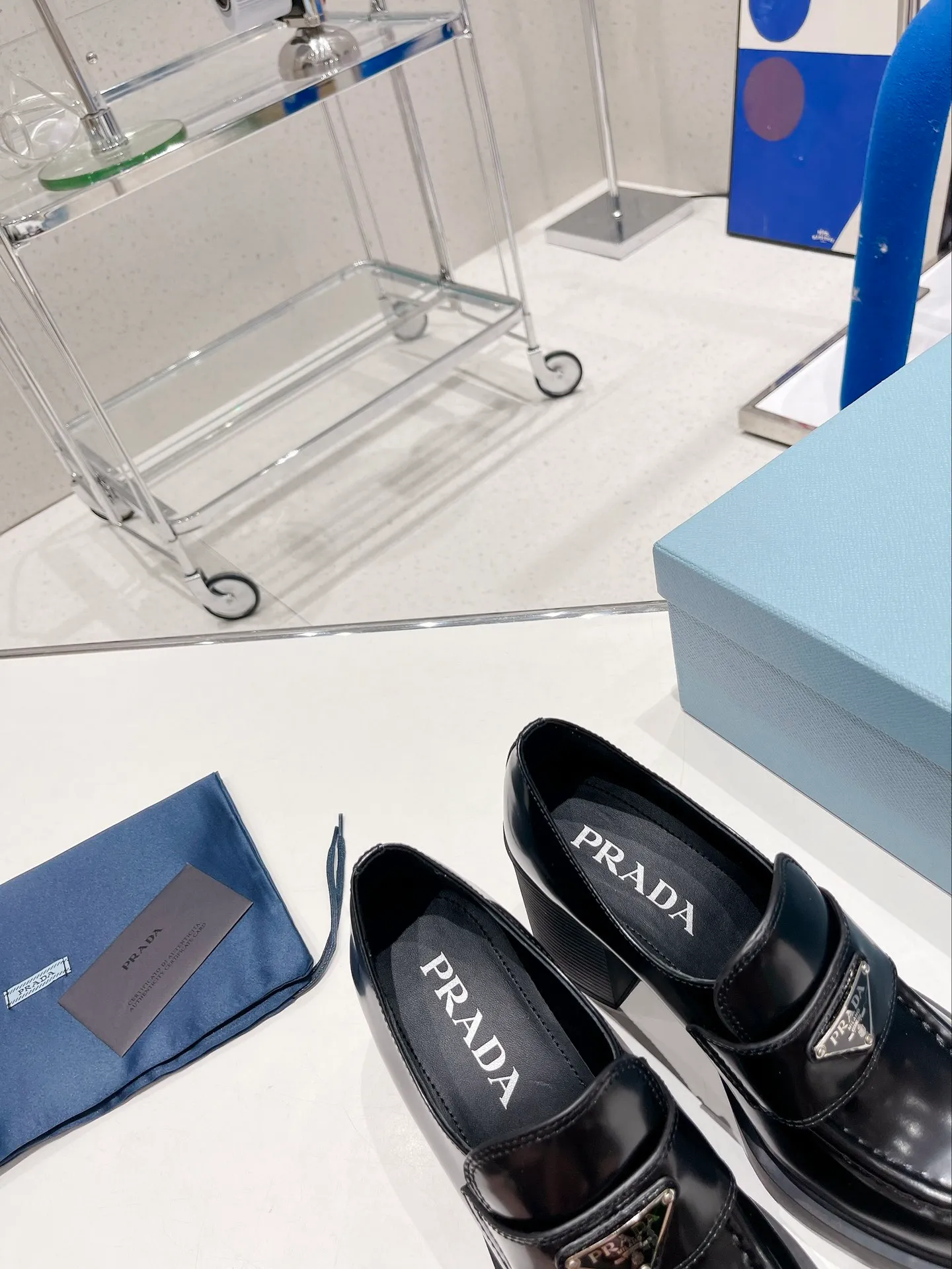 ✨Ex-factory price p520✨ Women's shoes Women's clothing ✨Ex-factory price prada Prada 2022 autumn and winter high-heeled loafers Classic triangular loafers, high-heeled style The slightly wide shoe shape is matched with a thick high-heeled shape, which is very coordinated and does not seem clumsy at all. Moreover, the one-piece sole has the comfort of sports shoes. You can instantly increase your height by 7.5cm after wearing it. A must-have item that combines both beauty and comfort! The upper is made of imported cowhide (open-edge beaded cowhide, cow patent leather) and the lining is lambskin! Top quality, Love layout, lace panel size: 35-40